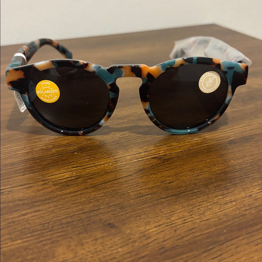 *NWT* Peppers Polarized Sunglasses